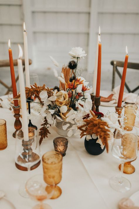 Boho Candle Wedding Centerpieces, Amber Glass Wedding Table, Dark Academia Centerpiece, Amber Centerpiece Wedding Ideas, Amber Glass Wedding Centerpiece, Amber Vases Wedding Centerpieces, Amber Tablescape, Brown Centerpieces, Terracotta Inspiration