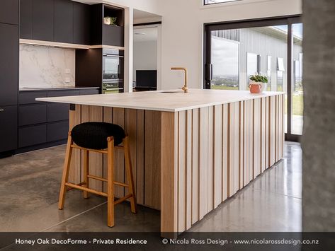 Honey Oak DecoForme - image © Nicola Ross Design | Home Kitchen Divider, Kitchen Redesign, Timber Panelling, Stunning Kitchens, Kitchen Islands, Slat Wall, Green Kitchen, Wood Slats, Wood Kitchen