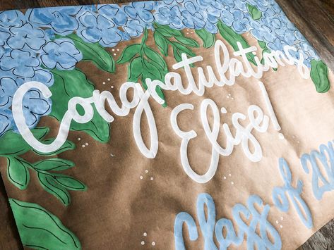 Graduation Flower Banners🫶🏼💐💙 Kraft Paper Banner, Grad Party Banner, Painted Banners, Painted Banner, 22nd Bday, Grad Banner, Graduation Flowers, Grad Party Ideas, Graduation Banner