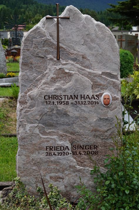 Monument Ideas, Building A Stone Wall, Granite Monuments, Grave Monuments, Grave Headstones, Tombstone Designs, Granite Headstones, Cemetery Monuments, Grave Decorations