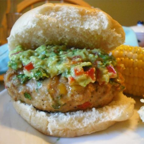 Grilled Chicken Burgers, Green Chili Chicken, Chicken Burgers Recipe, Green Chile Chicken, Chili Chicken, Green Chili, Burgers Sandwiches, Ground Chicken, Chicken Chili