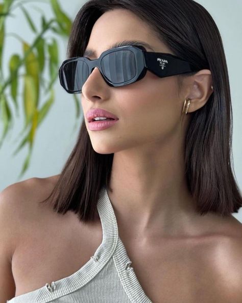 Prada Prada Sunglasses Women, Pretty Sunglasses, Steve Madden Sunglasses, Black Hair Clips, Balenciaga Sunglasses, Ladies Sunglasses, Diamond Frame, Sunglasses Collection, Trendy Sunglasses