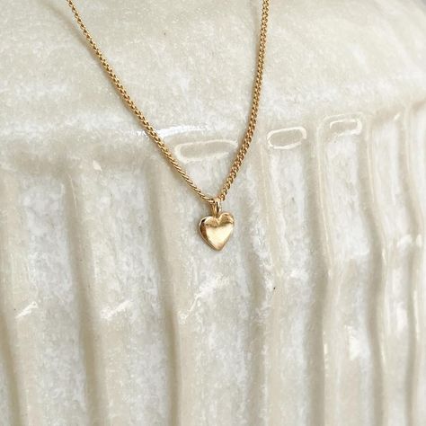 Clock Necklace, Necklace With Heart, Preppy Jewelry, Gold Bridal Jewellery Sets, Gold Jewelry Stores, Gold Heart Necklace, Classy Jewelry, Handmade Charms, Gold Jewellery Design