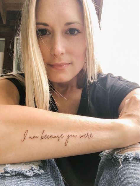 Memorial Tattoos Mom, Wellen Tattoo, Courage Tattoos, Names Tattoo, Memorial Tattoo Quotes, Tattoos For Dad Memorial, Grandma Tattoos, Handwriting Tattoos, Father Tattoos