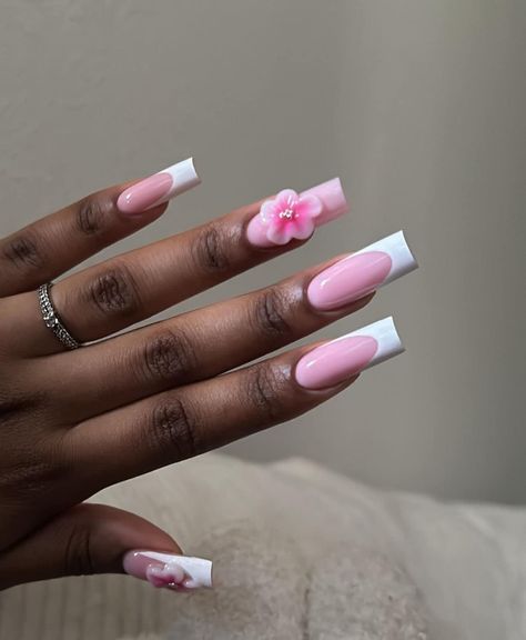 Light Purple Square Nails, Flower Design On Nails, Pink Classy Nails, Baddie Pink Nails, Pink Nails Classy, Pink And White Nail Ideas, Pink And White French Tip, Pink And White Ombre Nails, Pink Acrylic Nail Designs