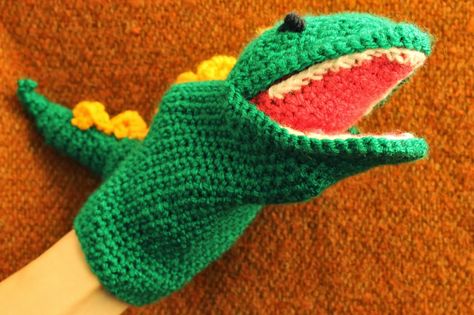 Crochet dinosaur hand-puppet by SallyStrawberry Knitted Puppets, Crochet Hand Puppet, Dinosaur Puppet, Finger Puppet Patterns, Glove Puppets, Puppet Patterns, Crocodile Stitch, Crochet Dinosaur, Crochet Dolls Free Patterns