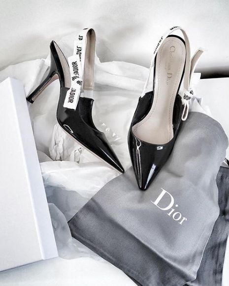 Dior  |  pinterest: @Blancazh Desain Pantry, Elegante Casual, Dior Shoes, Shoe Closet, Mode Inspo, Shoe Obsession, Dream Shoes, Shoe Lover, Shoe Game