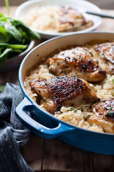 One Pot Creamy Baked Risotto with Lemon Pepper Chicken Garlic Risotto, Crispy Roasted Chicken, Making Rice, Chicken Risotto, Greek Chicken Recipes, Chicken Cooking, One Pot Dinners, Recipetin Eats, Creamy Parmesan