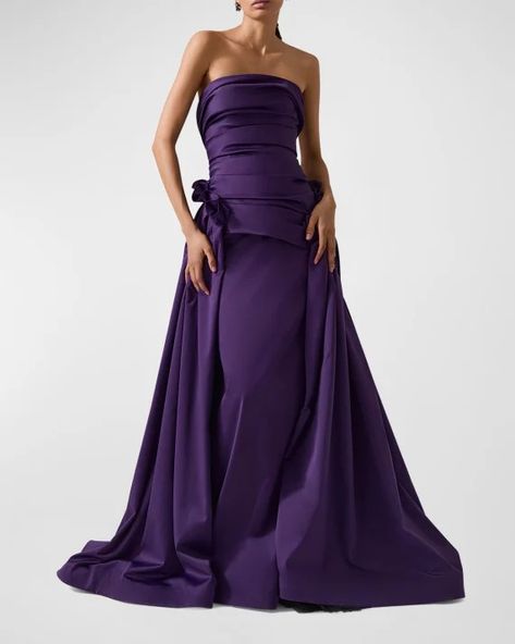 B9ATJ Carolina Herrera Draped Strapless Column Gown With Gathered Overskirt Carolina Herrera Gown, Gown Fashion, Dress Drape, Cocktail Jacket, Column Gown, Vintage Ralph Lauren, Ralph Lauren Dress, Carolina Herrera, Types Of Fashion Styles