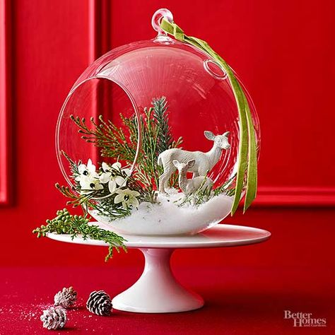 Festive Centerpieces, Christmas Table Centerpieces, Christmas Centerpieces Diy, Christmas Gathering, Pretty Christmas, Easy Christmas Diy, Diy Centerpieces, Cake Plate, Christmas Centerpieces