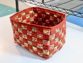 Picture of Bind the Basket Top Diy Woven Basket, Basket Sewing Pattern, Fabric Basket Tutorial, Fabric Storage Cubes, Sewing Products, Candy Snacks, Storage Cubes, Fabric Storage Baskets, Reunion Ideas