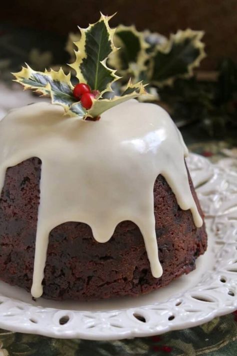 Christmas Pudding Hot Chocolate Fudge Recipe, Peppermint Patty Recipe, Christmas Dinner Desserts, Fruit Cake Recipe Christmas, Favorite Christmas Desserts, Christmas Pudding Recipes, Christmas Dessert Recipes, Vegan Christmas Cookies, Hot Chocolate Fudge