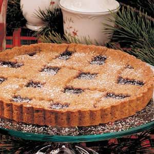 Linzertorte Sacher Torte Recipe, Linzer Torte, Torte Recipe, Austrian Recipes, Holiday Meal, Pie Tart, Carrot Juice, Raspberry Jam, Taste Of Home