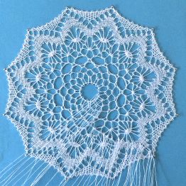 Torchon lace made by Yvette Slabbert Torchon Lace, Bobbin Lace Tutorial, Bobin Lace, Lace Tutorial, Bobbin Lacemaking, Bobbin Lace Christmas, Lace Pillow, Lace Made, Bobbin Lace Patterns