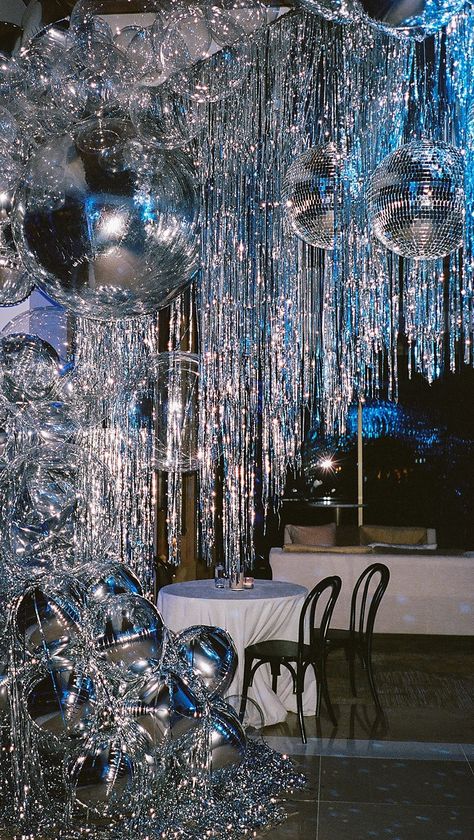 Instagram • Direct 15 Party Decoration, Disco Masquerade, Elegant Disco Party, Disco And Diamonds Party, Disco After Party, Disco Ball Prom, 18th Bday Party Ideas, Mirrorball Party, Disco Party Ideas