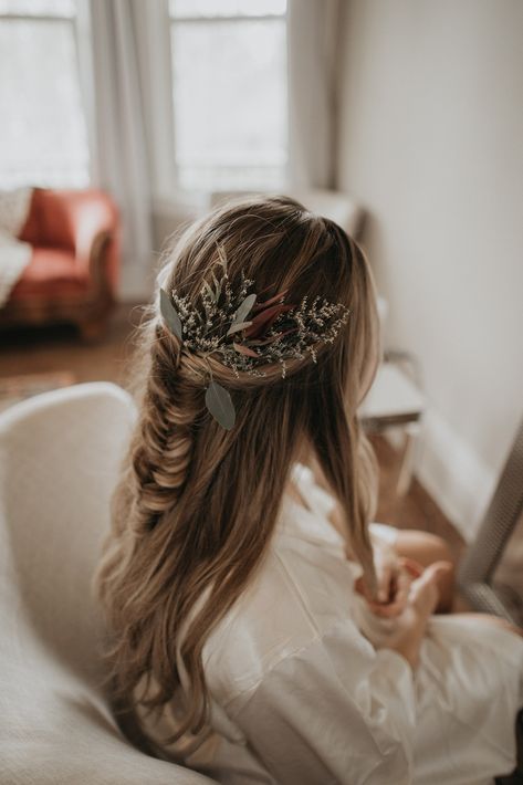 Fishtail Wedding Hair, Autumn Hairstyles, Fishtail Plait, Styles For Medium Length Hair, Wedding Hair Bangs, Wedding Hair Brunette, Garden Meadow, Meadow Wedding, Styles For Long Hair