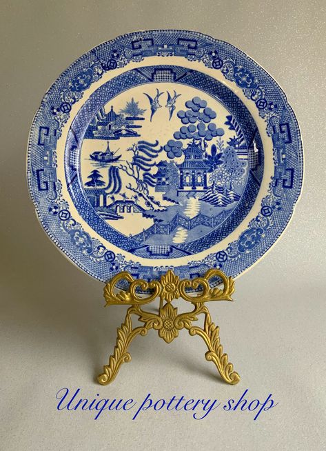 An early 19th c English, Minton “blue willow” plate by uniquepotteryshop on Etsy Antique Tea Sets, Chinoiserie Design, Italian Majolica, Staffordshire Dog, Unique Pottery, Blue Cobalt, English Antiques, Blue Pottery, Pottery Shop