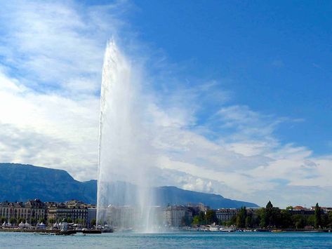 1 Day in Geneva Switzerland | 7 Awesome Things To Do in Geneva Things To Do In Geneva, Switzerland Itinerary, Geneva Switzerland, Switzerland Travel, Lake Geneva, Awesome Things, Boat Tours, Beautiful Architecture, Great View