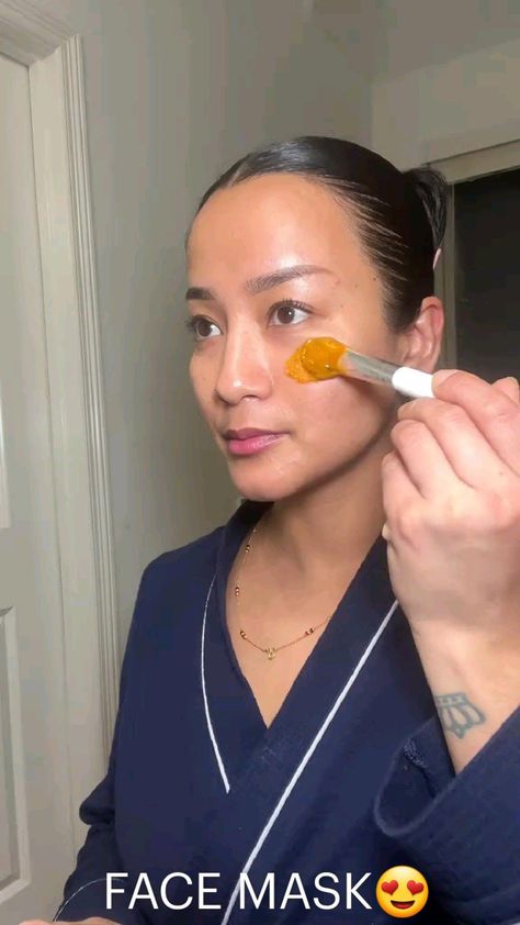 Turemic Face Mask, Turmeric Recipes Skin, How To Make Turmeric Face Mask, Turmeric And Honey Face Mask Benefits, Hyperpigmentation Face Mask, Face Mask Turmeric, Turmeric For Face, Home Made Face Mask, Natural Face Masks