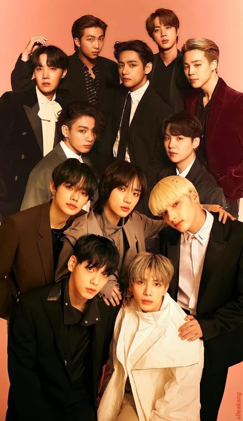 Bts And Txt, Bang Si-hyuk, Golden Family, Entertainer Of The Year, Moa Collection, Bts Group Photos, Dance Kpop, Jeon Jungkook Photoshoot, Army Girl