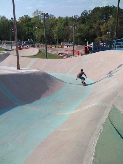 |Kona Skatepark| 🔹🔷 . . . #kona #konaskatepark #skatepark #skatespot #skatelife #skateanddestroy #skater #skateeverydamnday #skateboard #skateordie #sk8 #skateboarding #skating #skateboarder #skateboards #skatephotoaday #sk8ing #skatecrunch #skaterguy #skatergirl #skatefam #skateshop #skate Backyard Skatepark, Surfing Competition, Skatepark Design, Skate Ramp, Skateboard Ramps, Urban Playground, Skateboard Park, Mavericks Surfing, Skate Photos