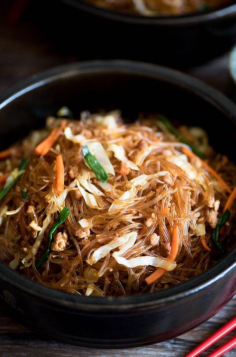 Cooked in 10 minutes, this pork & cabbage glass noodles is healthy, flavorful & addictive. Noodles are soft and bouncy & flavored with pork fat. Stir Fried Cabbage, Pork Cabbage, Fresh Noodles, Korean Glass Noodles, Pork Pasta, Noodles Recipes, Wok Cooking, Pork And Cabbage, Glass Noodles