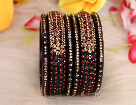 Rajasthani Bangles, Lakh Bangles, Colourful Bangles, Makeup Brush Uses, Colorful Bangles, Glass Bangles, Casual Indian Fashion, Fancy Makeup, Bangles Jewelry Designs