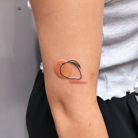 tattooist | N A W O N on Instagram: “cutest mango for my lovely sister. 👩🏻 thank you for everything :) you already gave to me so many things! when you come back to korea, i…” Mango Tattoo, Minimalist Tattoo Meaning, Fruit Tattoo, Paris Tattoo, Typography Tattoo, Delicate Tattoo, Most Popular Tattoos, Aesthetic Tattoo, Subtle Tattoos