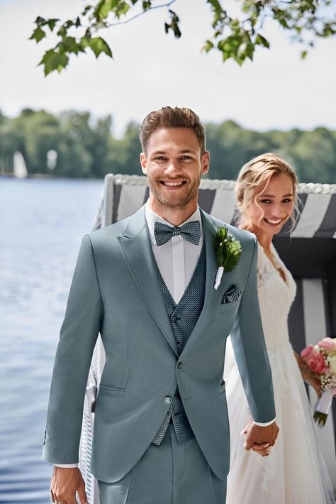 Three Piece Suit For Men, Suit Groomsmen, Best Wedding Suits, Suit Prom, Prom Suit, Mens Wedding Attire, Groom Wedding Attire, Suit Tuxedo, Wedding Outfit Men