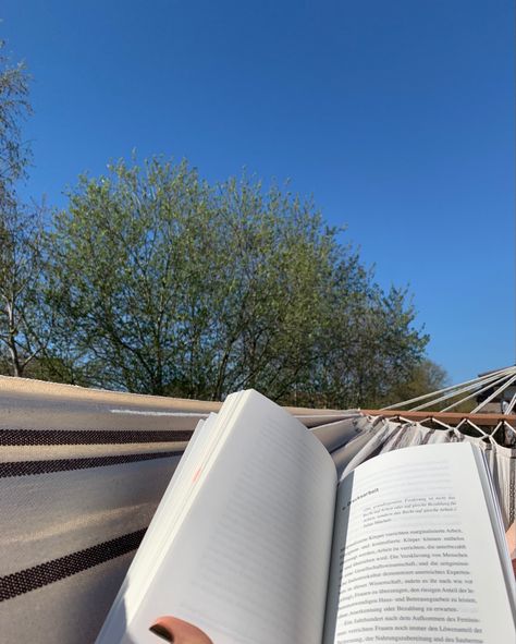 Hammock Reading Aesthetic, Lonely Summer, Hammock Reading, Hannah Core, Quiet Living, Reading Summer, Taurus Sun, Coastal Summer, Mediterranean Summer