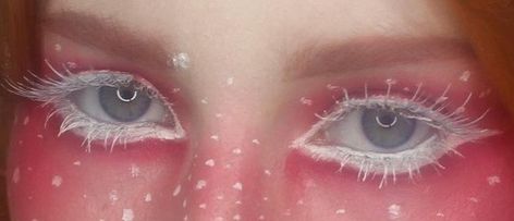 White Eyelashes Makeup Look, Fairy Makeup White Freckles, Red And White Makeup Ideas, Red And White Eye Makeup, Red And White Eyeliner, White Freckles Makeup, Red And White Makeup Looks, White Red Makeup, White Fairy Makeup