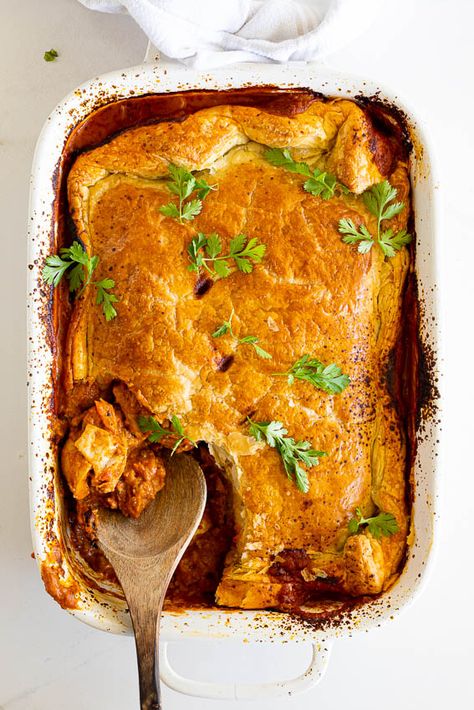 Curry Turkey Pot Pie, Butter Chicken Pie Recipe, Butter Chicken Pie, Savoury Pie Recipes, Butter Chicken Spices, Savory Pie Recipes, Easy Chicken Recipes For Dinner, Filling Salads, Easy Butter Chicken