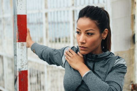 While the biceps can be tricky to stretch, there are a few different upper-body stretches that can be modified so that you feel it more in your upper arms. Costochondritis Exercises, Upper Body Stretches, Best Biceps, Arm Stretches, Street Smarts, Pectoral Muscles, Stretch Routine, Body Stretches, Shoulder Injuries