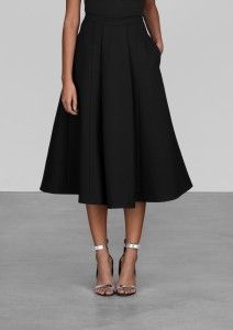 a line midi skirt, black. Perfect office wear or date night clothes Black Skirt Outfits, Wife Style, Spring 2015 Fashion, Classic Skirts, Aline Skirt, Clothing Online Shop, Skirt Patterns Sewing, Sewing Skirts, Mid Length Skirts