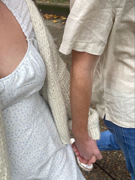 Couples Pic, Summer Vision, Best Friends Brother, Couple Fits, Djerf Avenue, Christina Lauren, Couples Outfit, White Jeans Outfit, Aesthetic Couple