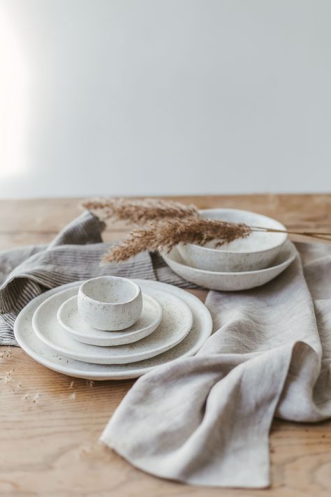 Find handmade dinnerware for your modern farmhouse home by Mr. Bowl Ceramics  #Moderndinnerwareset #Farmhousedinnerwareset #Stonewaredinnerwareset Boho Dinnerware Set, Dishes Sets Modern, Boho Dinnerware, Modern Dinnerware Set, Tableware Photography, Farmhouse Dinnerware Sets, Boho Dishes, Pottery Kitchenware, Modern Ceramics Design