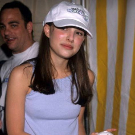 Natalie Portman, Fav Celebs, Girl Crush, Abba, Look Cool, Aesthetic Girl, 90s Fashion, The Professional, Pretty Woman