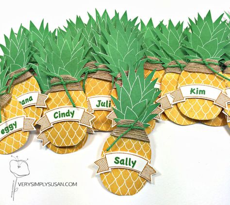 Pineapple Favors, Pineapple Princess, Tropical Cards, Kitty Theme, Pineapple Theme, Pineapple Flowers, Pineapple Parties, Tropical Party, Handmade Tags