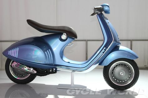 Vespa 46 (quarantasei)! The name "46" comes from the first Vespa build in "1946". Hope we'll see this model next year. Vespa 946, Vespa Vbb, Vespa 400, Scooters Vespa, New Vespa, Vespa Lx, Vespa S, Vespa Piaggio, Lambretta Scooter