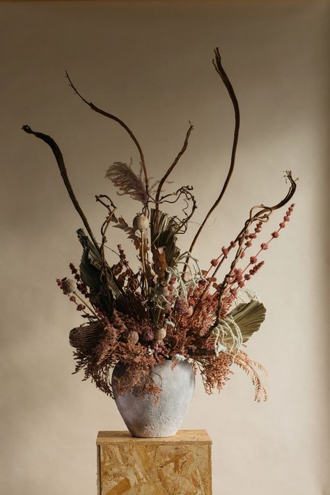 Dried And Fresh Floral Arrangements, Luxury Floral Arrangements, Dry Flower Arrangements, Dried Flower Display, Dried Flower Decor, Dried Floral Centerpieces, Dry Flowers Arrangements Ideas, Dried Floral Arrangements, Flowers London