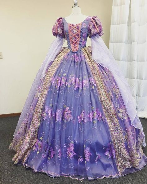 Rapunzel (Costume by TheDesignerDaddy @Facebook) #Tangled Istoria Modei, Rapunzel Dress, Costume Disney, Prințese Disney, Disney Princess Dresses, Princess Ball Gowns, Fantasy Gowns, فستان سهرة, Fairytale Dress