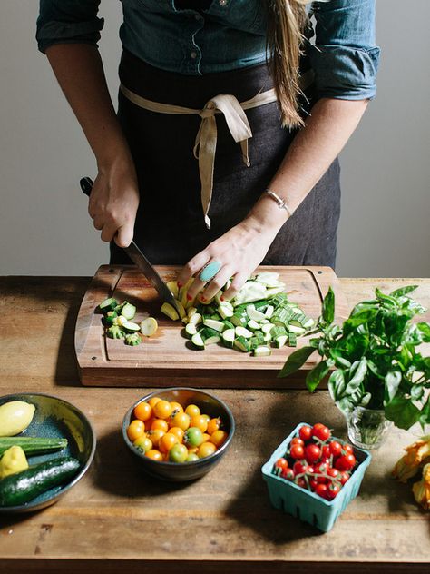 food shot Nutrition Photoshoot, Coach Photoshoot, Nicole Franzen, Living Naturally, Cooking Photography, Summer Veggies, Photo Food, Cooking For Beginners, Cooking Guide