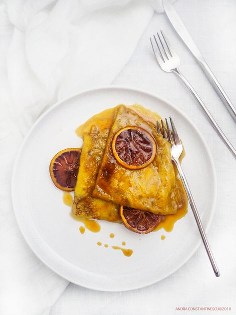 blood orange crepes suzette recipe - Andra Constantinescu Crepe Suzette Recipe, Candied Orange Slices, Crepe Suzette, How To Make Crepe, French Crepes, Kinds Of Desserts, French Dessert, Desserts Menu, Jus D'orange