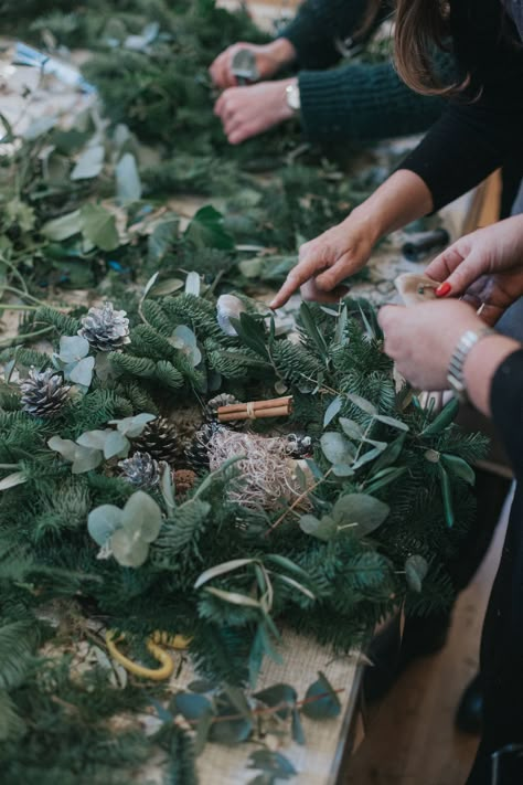 Wreath Making Party, Horticulture Therapy, Wreath Workshop, Fresh Christmas Wreath, Christmas Workshop, Outdoor Christmas Decoration Ideas, Outdoor Decoration Ideas, Autumn Wreaths For Front Door, Flower Boutique