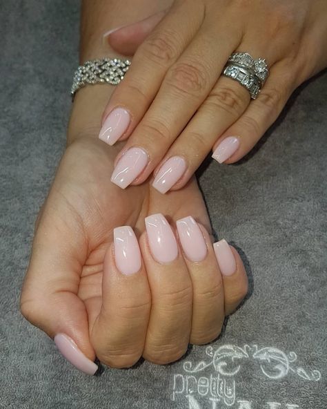 OPI GEL - BUBBLE BATH & OPI GEL - LOVE IS IN THE BARE. @SIMONESETHI ❤ * * * (Please let us know when booking in for designs or anything… Basic Nails, Classy Acrylic Nails, Nails Only, Nagel Inspo, Clean Nails, Fabulous Nails, Dream Nails, Beautiful Nail Art, Classy Nails