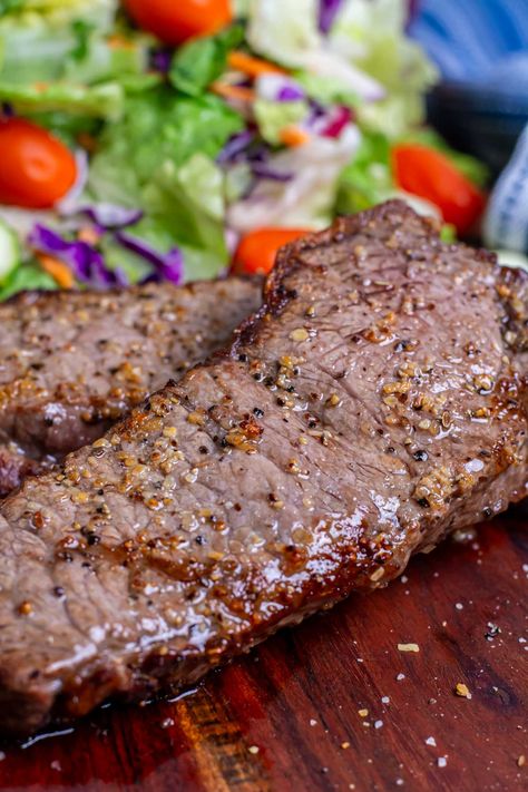 Air Fryer New York Strip New York Strip Air Fryer, Medium Steak, Kinds Of Steak, Strip Steaks, Medium Rare Steak, Bone In Ribeye, Three Ingredient Recipes, Air Fryer Steak, New York Strip