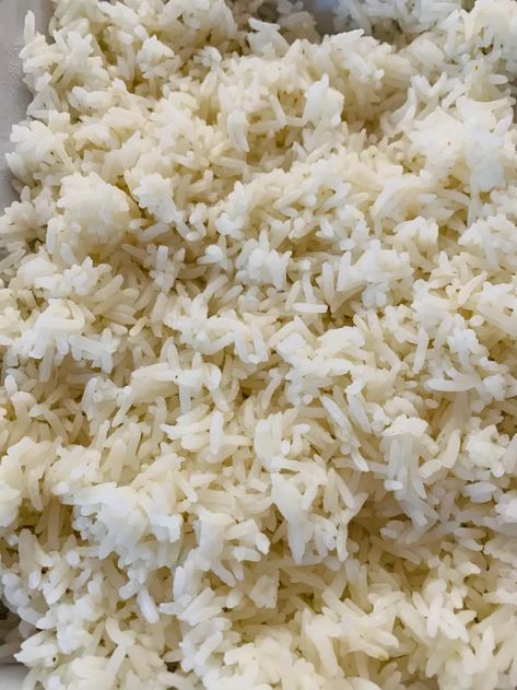 How to Cook Perfect, Fluffy White Rice Every Time - Delishably Fluffy White Rice Stove Top, Best White Rice, Perfect White Rice, Fluffy White Rice, Types Of Rice, Curry Chicken And Rice, Cooking White Rice, Sticky Rice, Basmati Rice