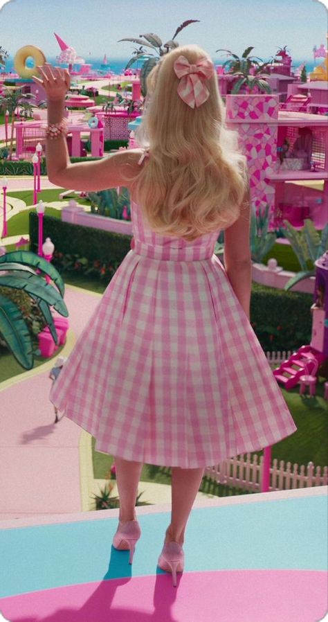 Barbie Gingham Dress, Barbie Movie Wallpaper, Directed By Greta Gerwig, Human Barbie, Manifesting Board, Barbie 2023, Pink Gingham Dress, Greta Gerwig, Barbie Core