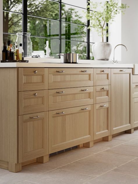 Ikea Vedhamn Kitchen, Ikea Vedhamn Oak, Vedhamn Kitchen Ikea, Ikea Vedhamn, Metod Kitchen, Kitchen Ikea, Plant Kitchen, Ikea Food, Kitchen Guide