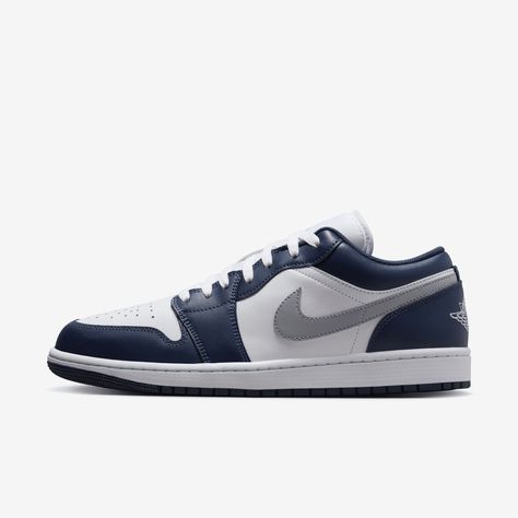 Inspired by the original that debuted in 1985, the Air Jordan 1 Low offers a clean, classic look that's familiar yet always fresh. With an iconic design that pairs perfectly with any 'fit, these kicks ensure you'll always be on point. Mens Sneakers Nike, Cool Nike Shoes, Nike Mens Shoes, Air Jordan 1 Low White, Cdg Converse, Brooklyn Fashion, Miami Summer, Vans Top, Retro Basketball Shoes